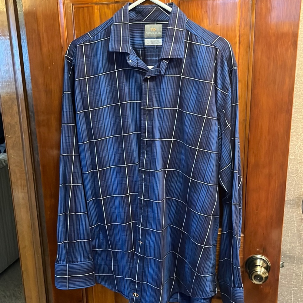 Thomas Dean blue & white plaid long sleeve button down shirt. Mens XL.